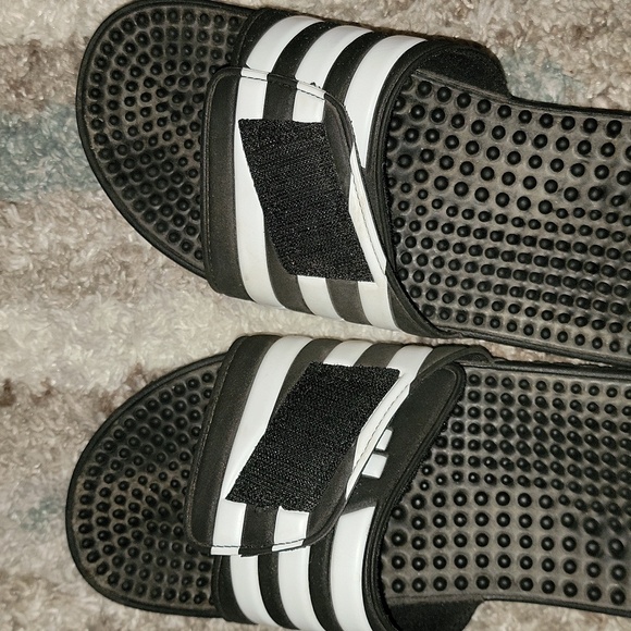 Adidas unisex slides. Black & White size 11 - Picture 4 of 4